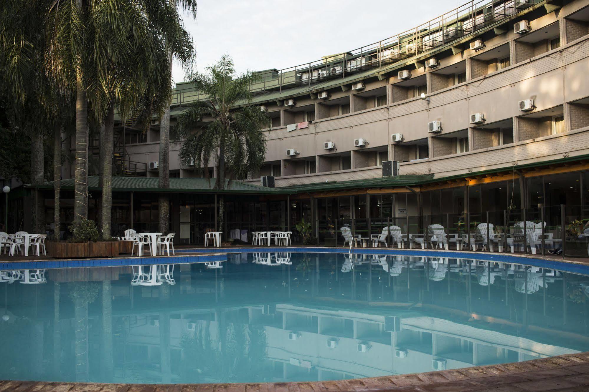 Hotel El Libertador Пуерто Игуасу Екстериор снимка